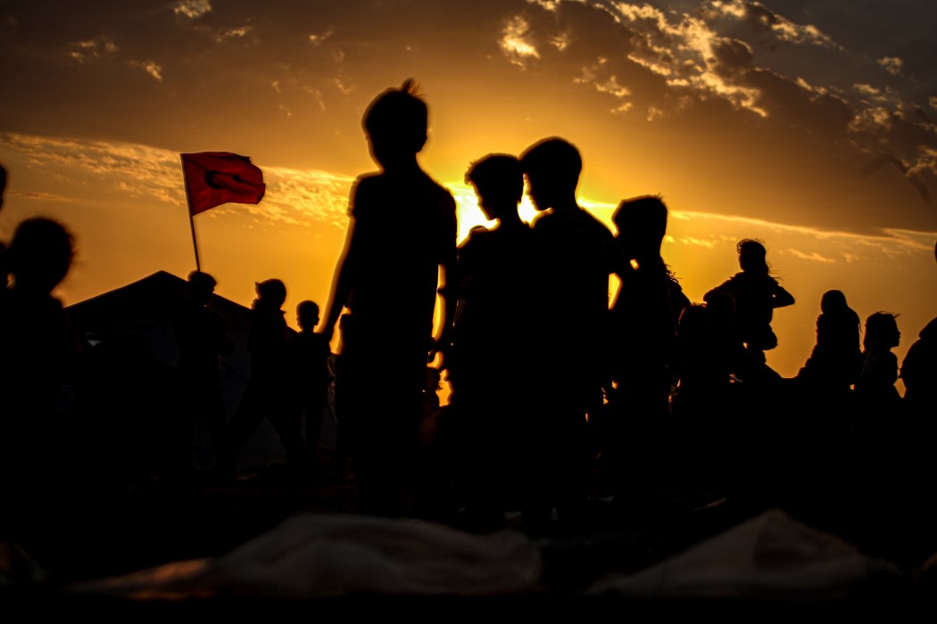 Savaşın gölgesinde çocuk neşesi... Hayallerini uçurdular! 11