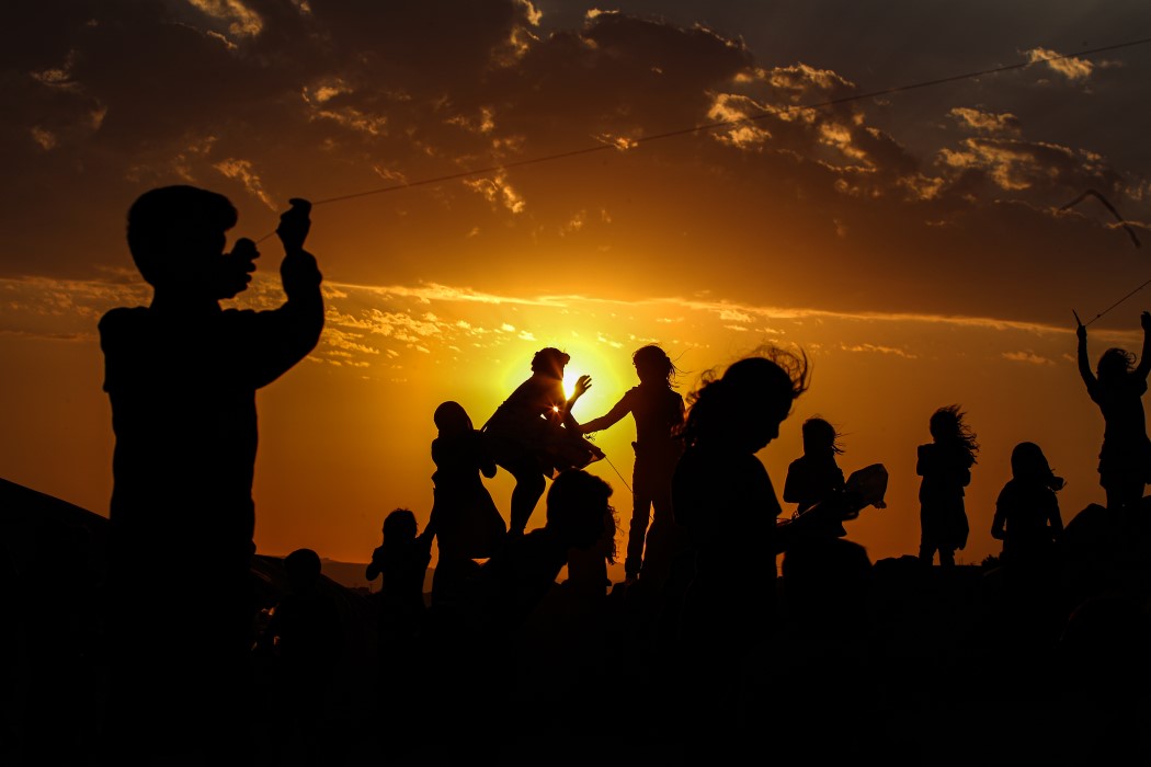 Savaşın gölgesinde çocuk neşesi... Hayallerini uçurdular! 9