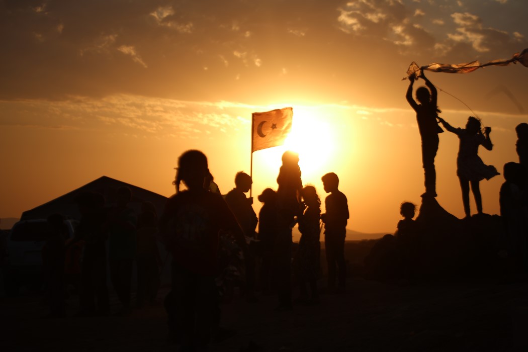 Savaşın gölgesinde çocuk neşesi... Hayallerini uçurdular! 10