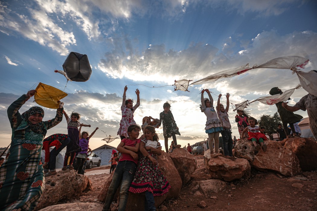 Savaşın gölgesinde çocuk neşesi... Hayallerini uçurdular! 15