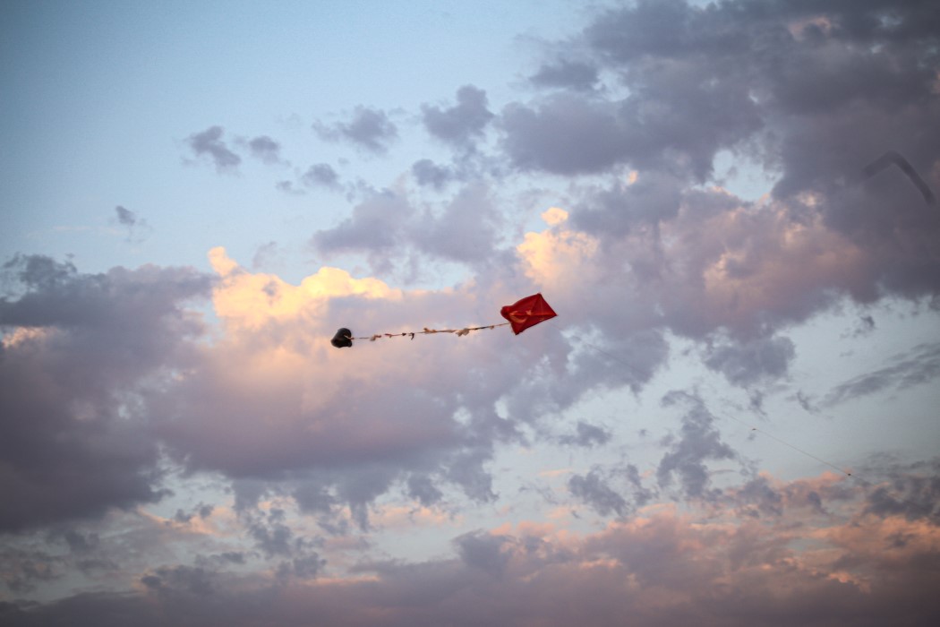 Savaşın gölgesinde çocuk neşesi... Hayallerini uçurdular! 2