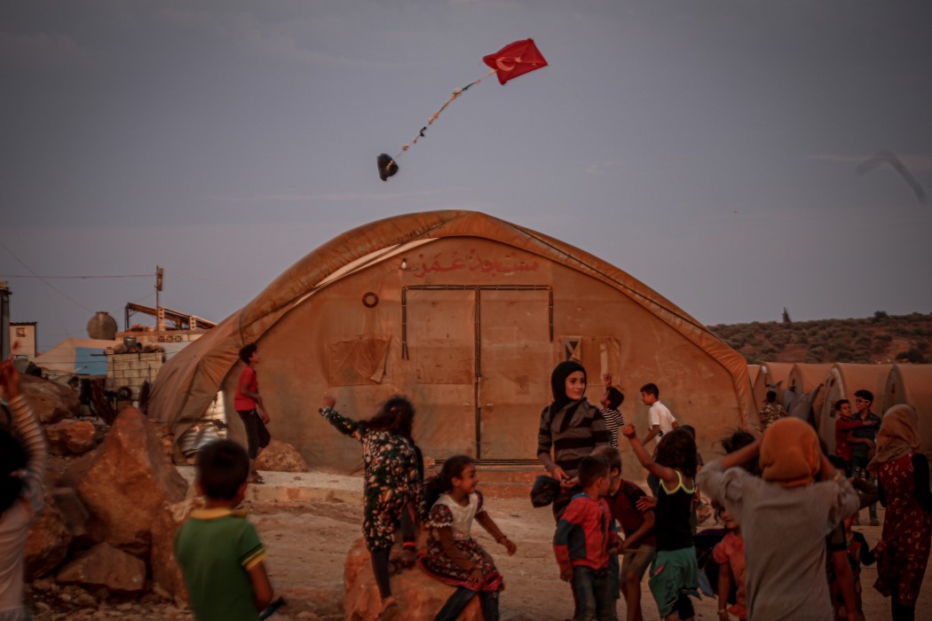 Savaşın gölgesinde çocuk neşesi... Hayallerini uçurdular! 1