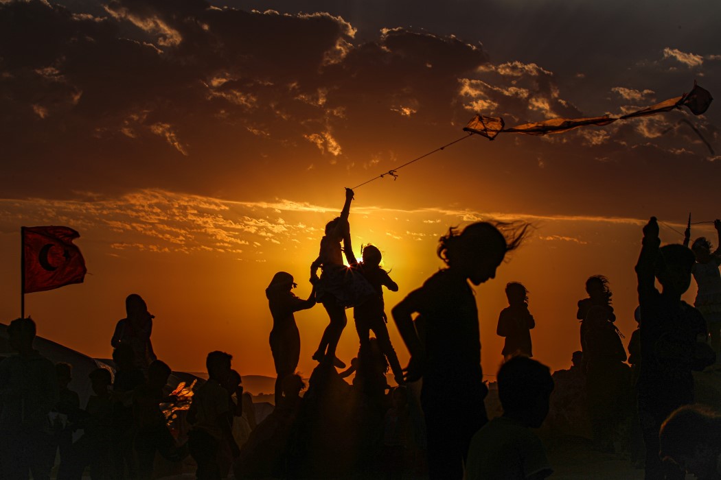 Savaşın gölgesinde çocuk neşesi... Hayallerini uçurdular! 8