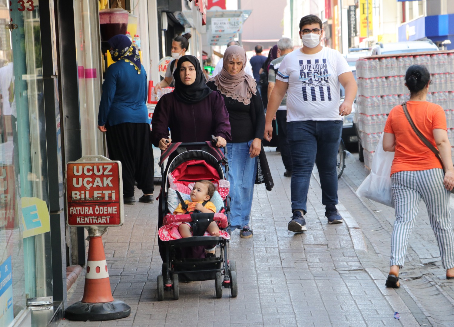 Vaka sayısının ‘pik’ yaptığı Adana’da endişelendiren görüntüler 4