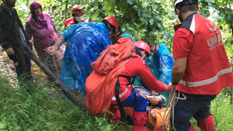 Doğu Karadeniz'i sel ve heyelan vurdu! Evler çöktü, yollar kapandı 25