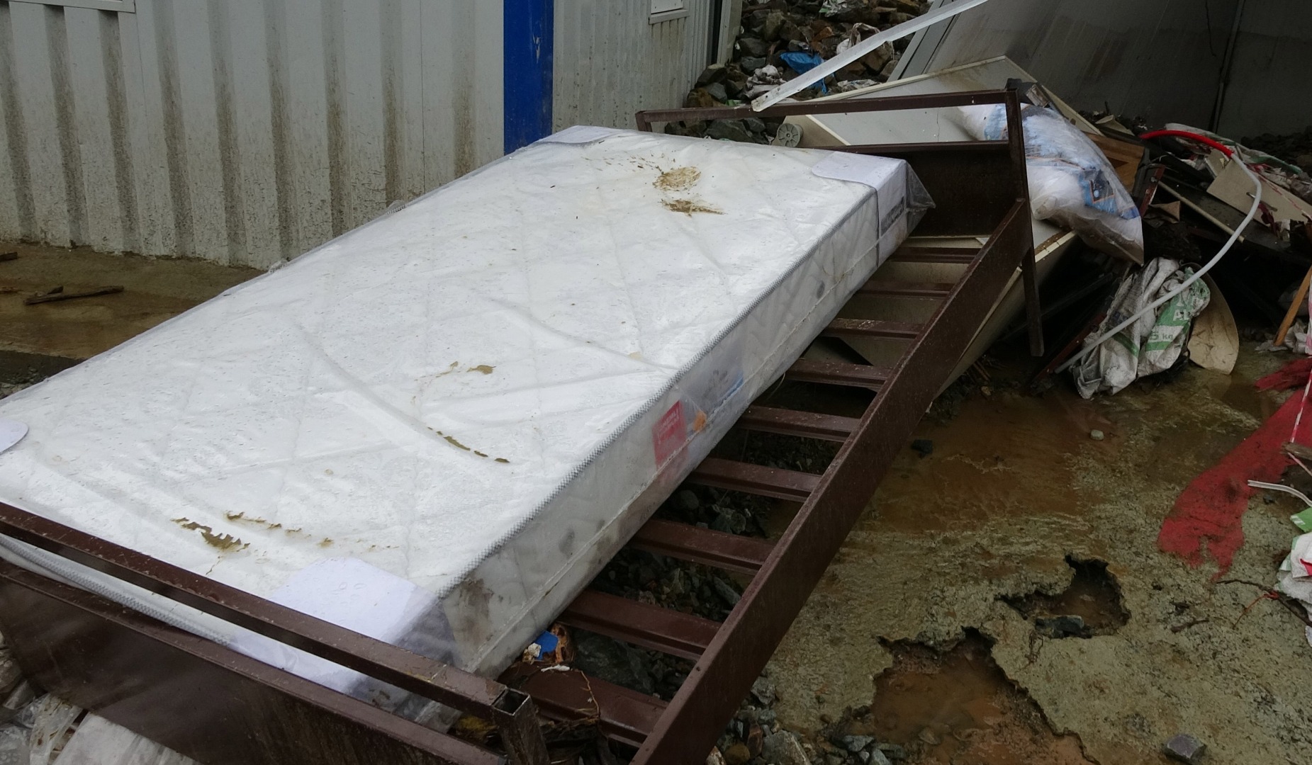 Doğu Karadeniz'i sel ve heyelan vurdu! Evler çöktü, yollar kapandı 2