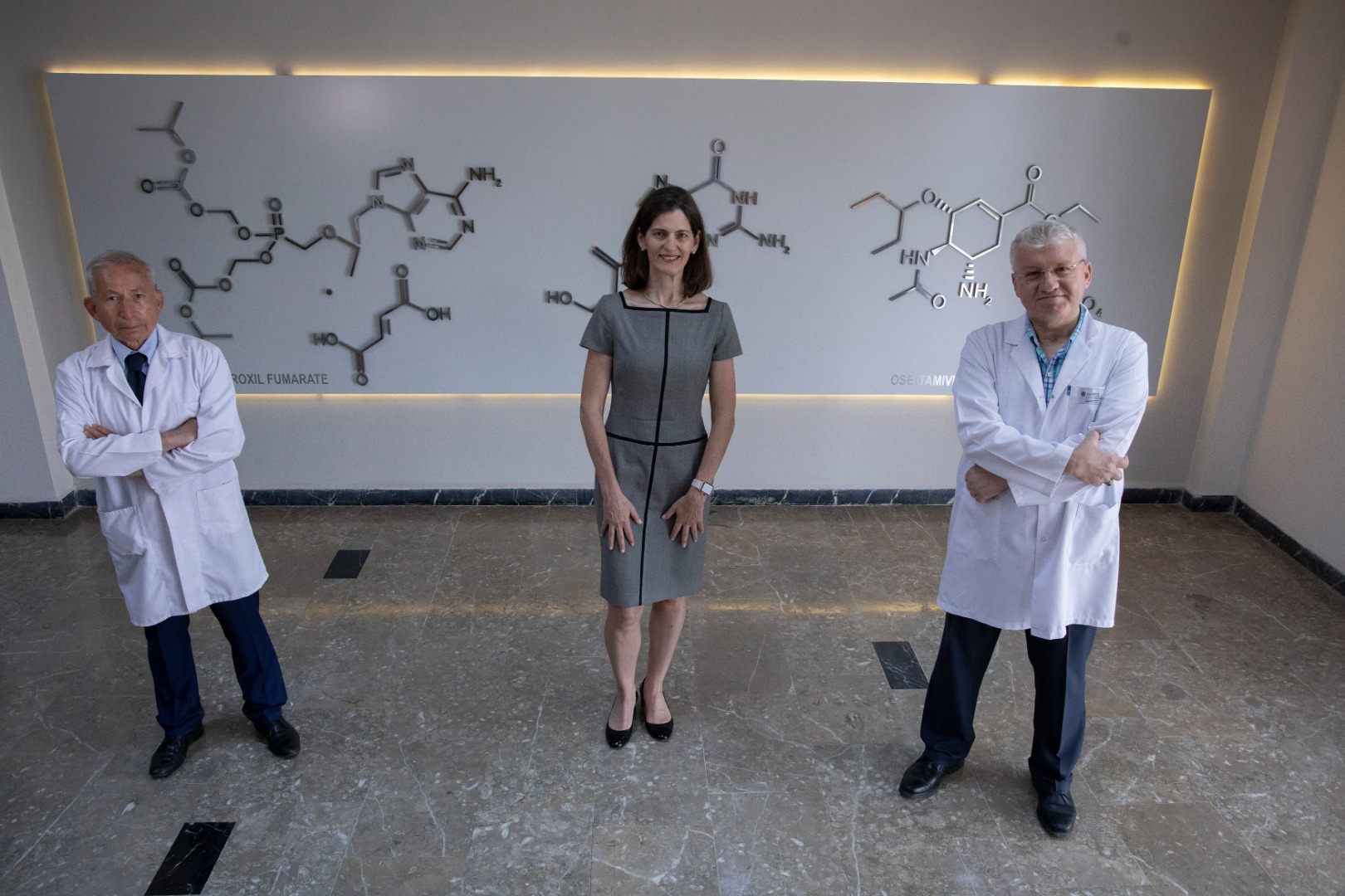 Hammaddeden kutuya! İşte Kovid-19 ilacının üretildiği laboratuvarlar 3