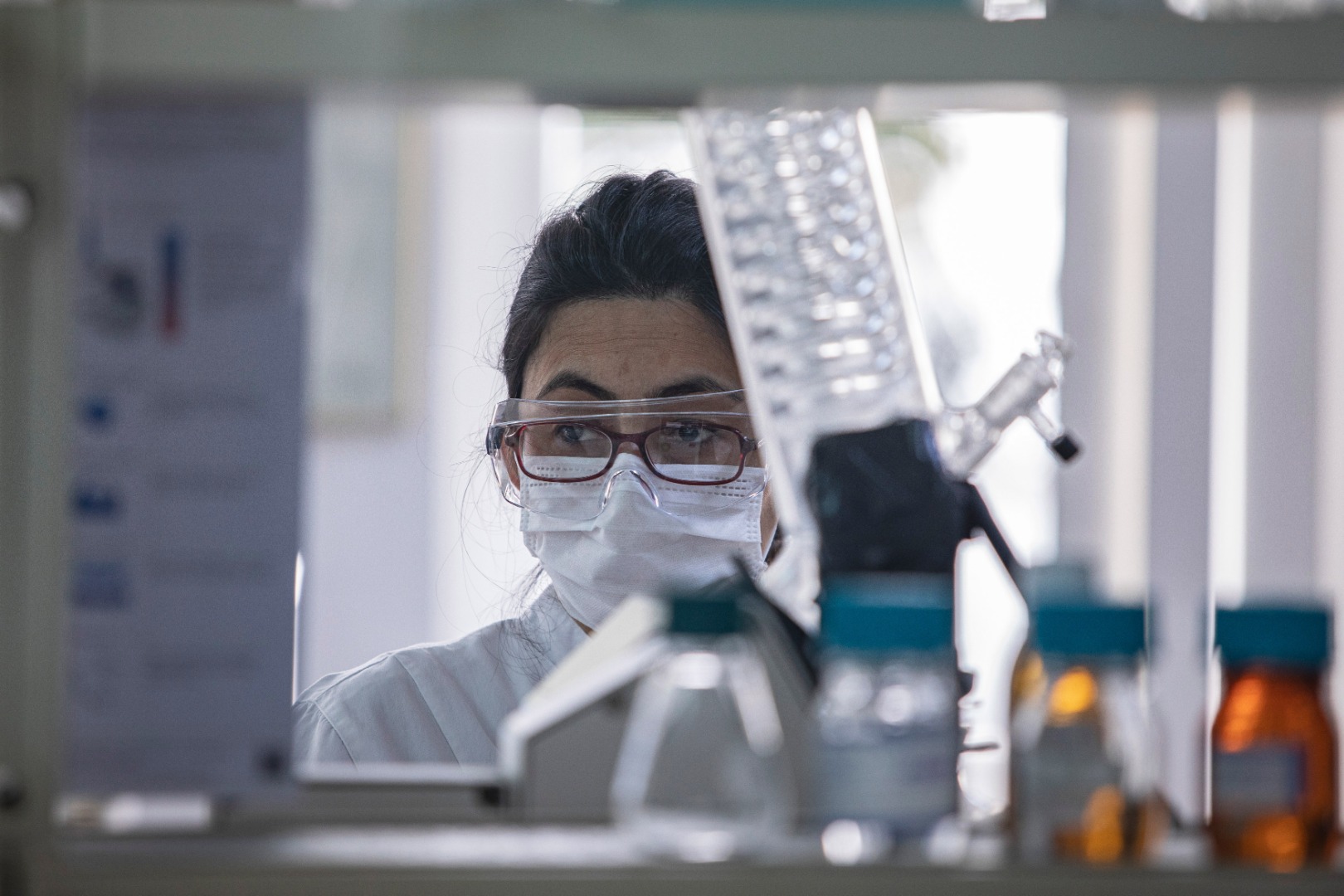 Hammaddeden kutuya! İşte Kovid-19 ilacının üretildiği laboratuvarlar 1