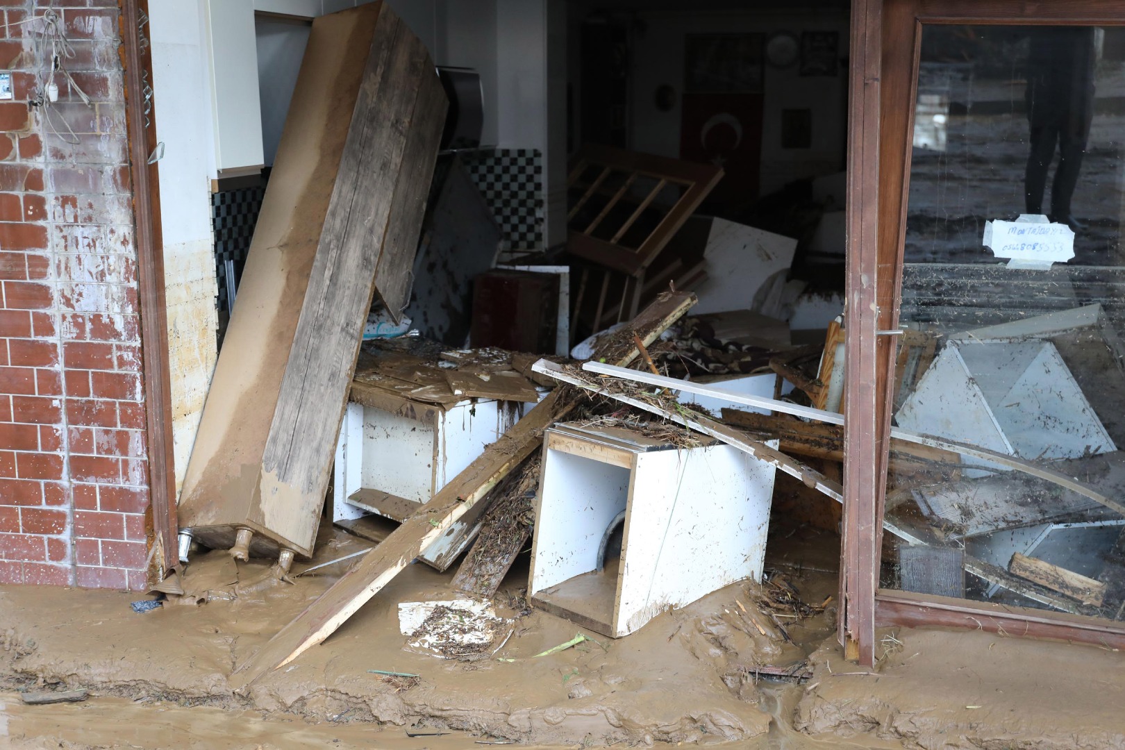 İşte Rize'yi vuran sel felaketinin yürek yakan görüntüsü 28