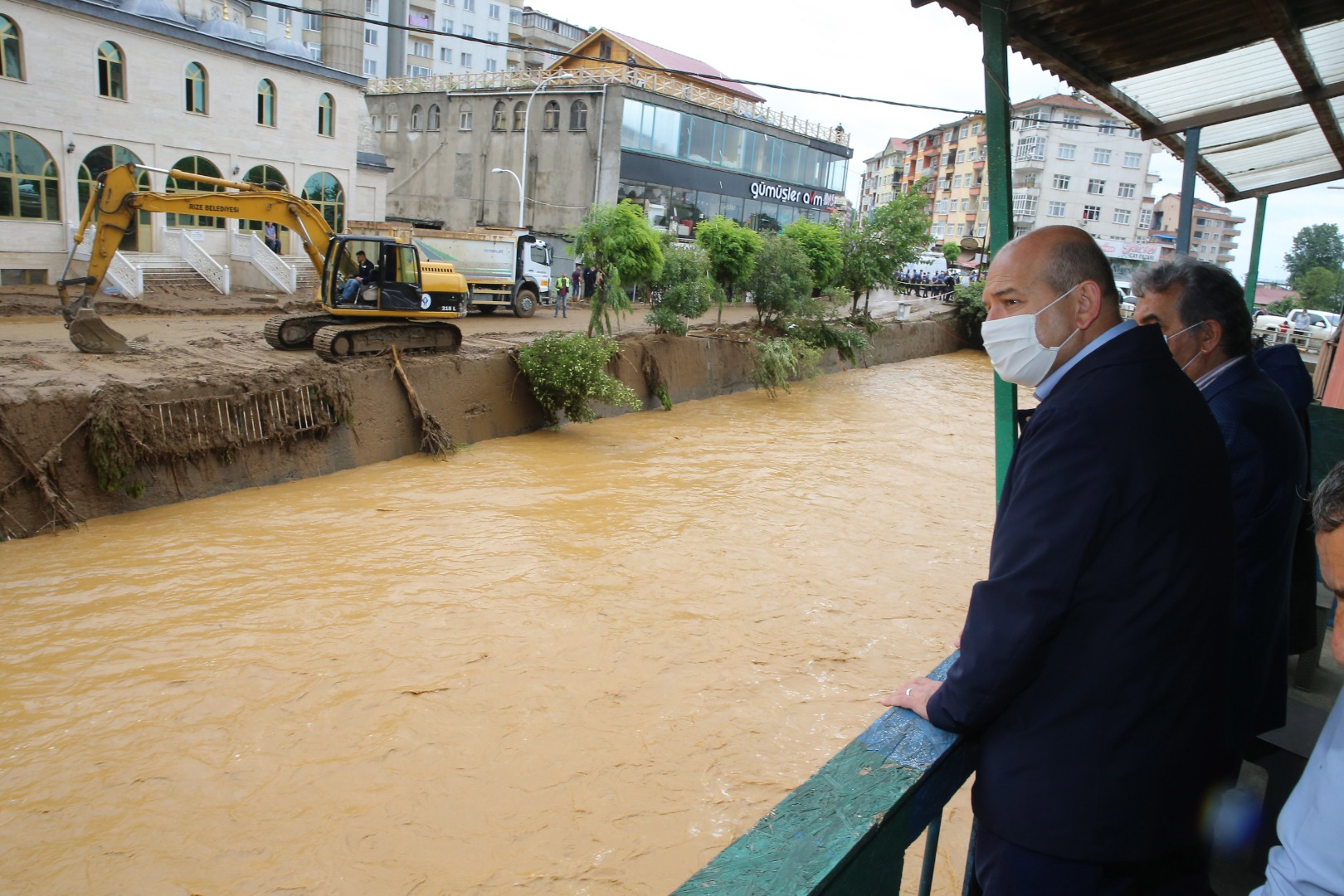 İşte Rize'yi vuran sel felaketinin yürek yakan görüntüsü 7