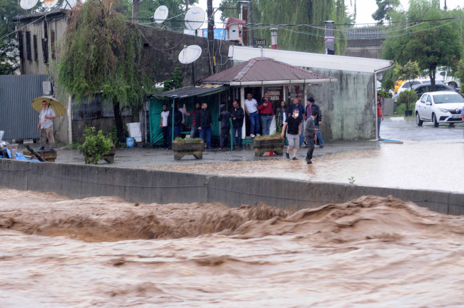 2 kişi hayatını kaybetmişti! Rize’de 91 yılın yağış rekoru kırıldı 11