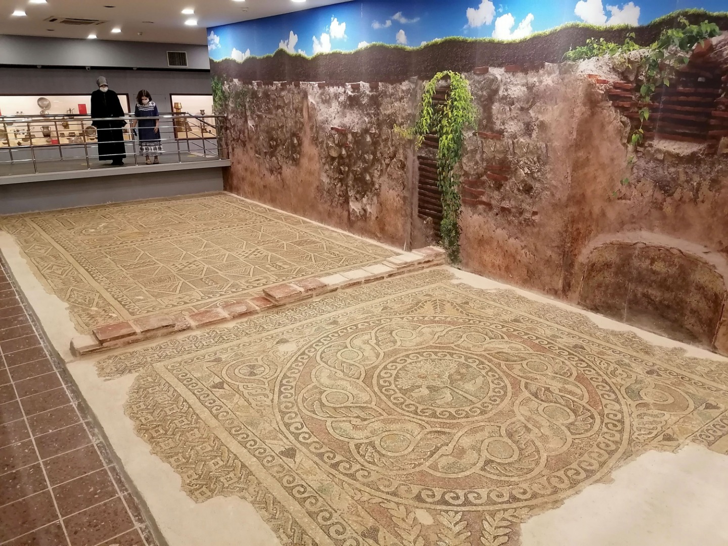 Kaçak kazıda ortaya çıkan 1800 yıllık 'elma' müzede 7