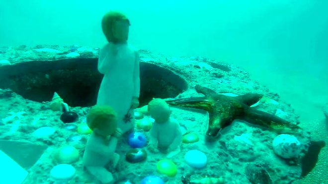 Görebileceğiniz en vahşi cenaze geleneği! 'Toprağı kirletiyor' diye akbabalara yediriyorlar 6