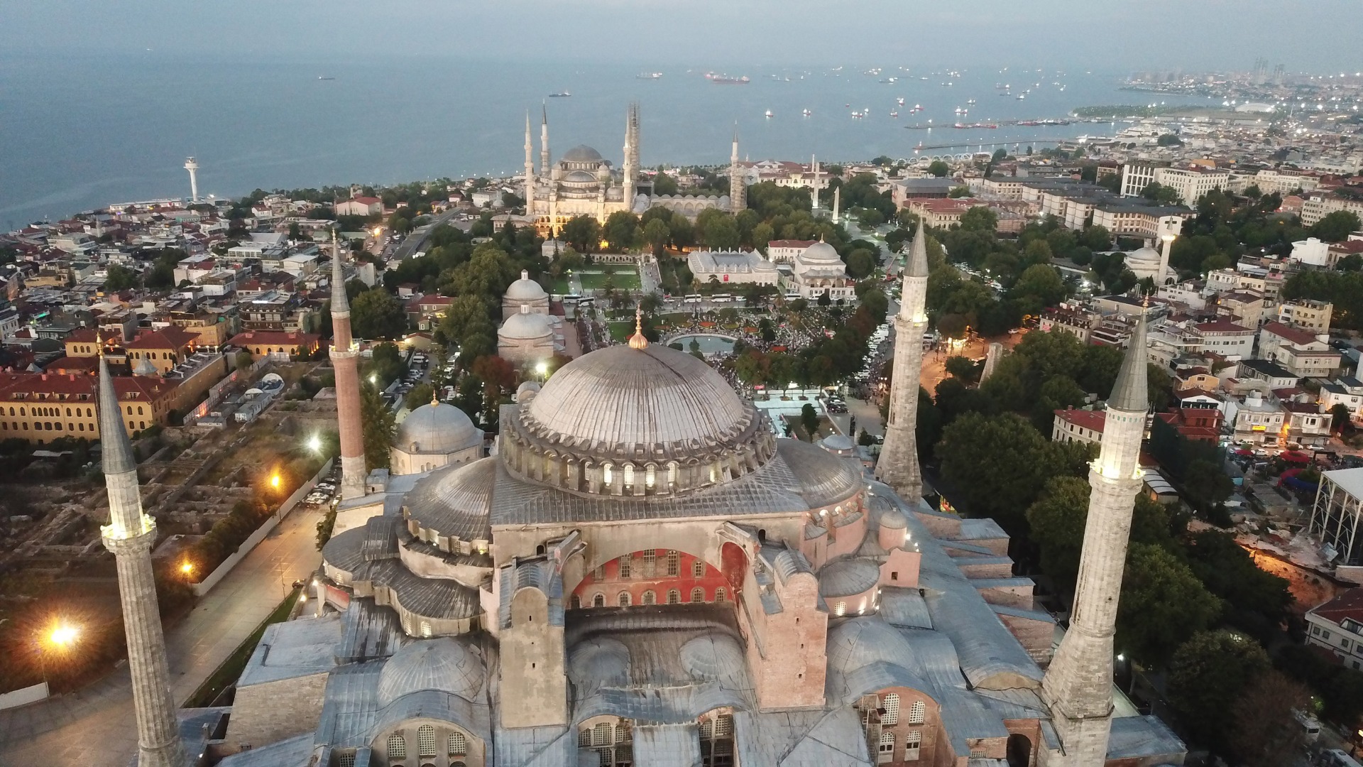 86 yıl sonra Ayasofya'da bayram namazı! Binler katıldı 52