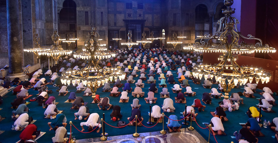 86 yıl sonra Ayasofya'da bayram namazı! Binler katıldı 50