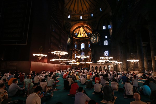 86 yıl sonra Ayasofya'da bayram namazı! Binler katıldı 32