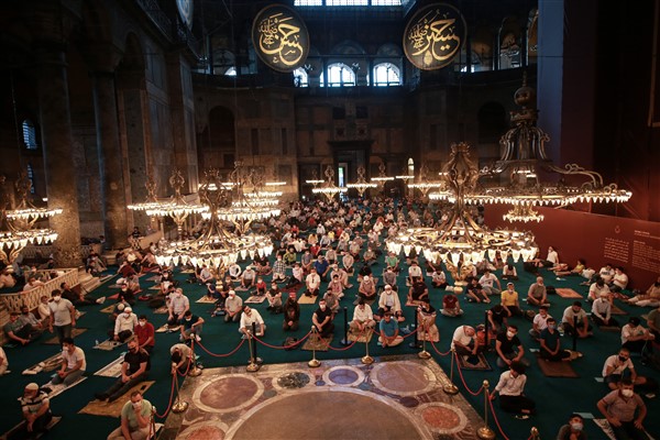 86 yıl sonra Ayasofya'da bayram namazı! Binler katıldı 28