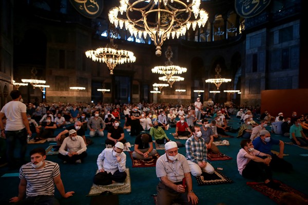 86 yıl sonra Ayasofya'da bayram namazı! Binler katıldı 27
