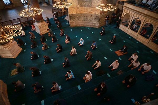 86 yıl sonra Ayasofya'da bayram namazı! Binler katıldı 1