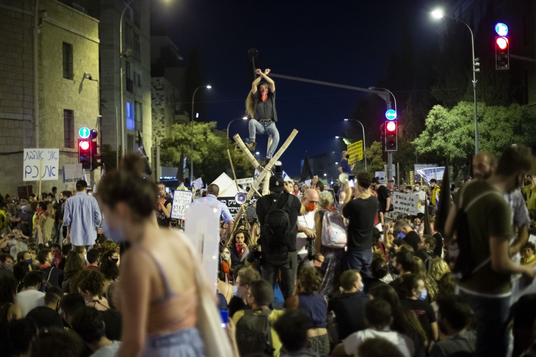 İsrail'de 'yolsuzluk' isyanı: Yalancı Netanyahu evine dön! 29