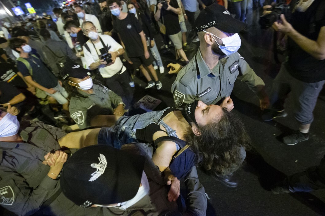 İsrail'de 'yolsuzluk' isyanı: Yalancı Netanyahu evine dön! 31