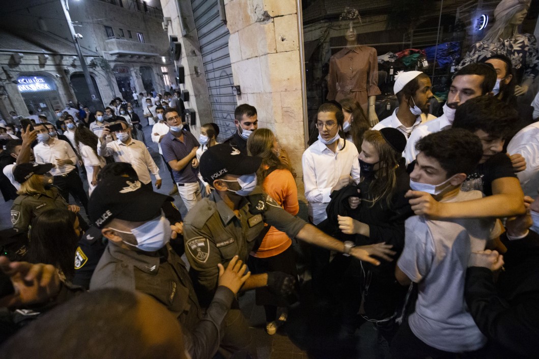 İsrail'de 'yolsuzluk' isyanı: Yalancı Netanyahu evine dön! 15