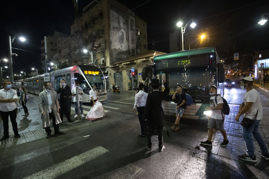 İsrail'de 'yolsuzluk' isyanı: Yalancı Netanyahu evine dön! 16