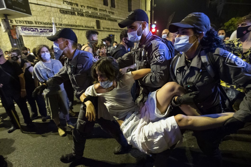 İsrail'de 'yolsuzluk' isyanı: Yalancı Netanyahu evine dön! 6