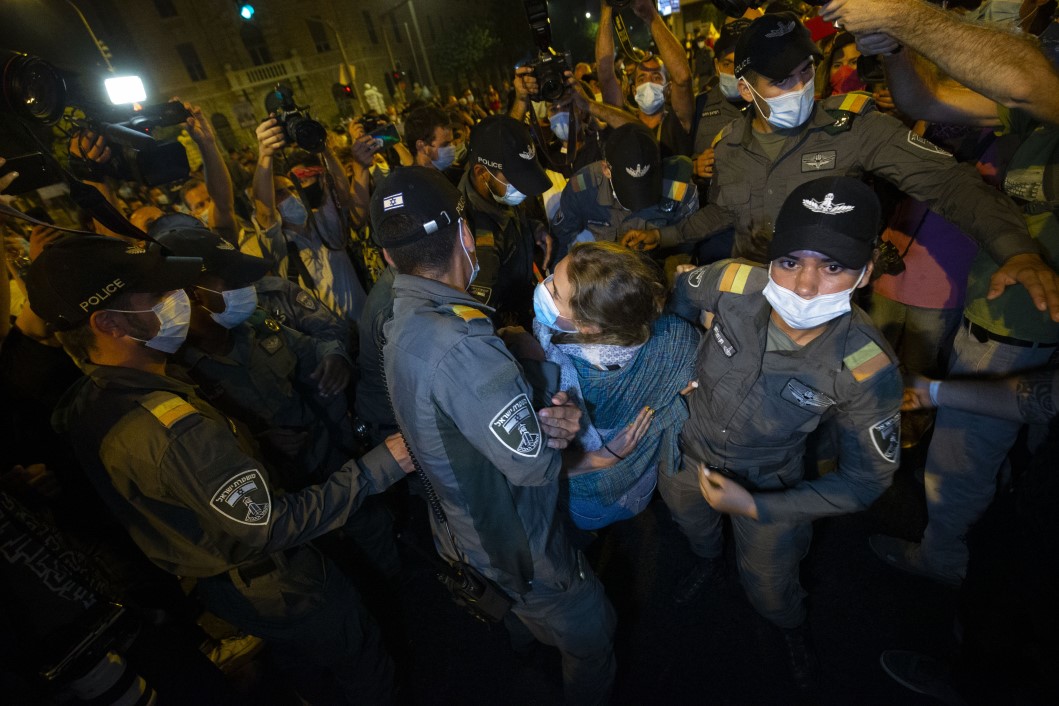 İsrail'de 'yolsuzluk' isyanı: Yalancı Netanyahu evine dön! 2