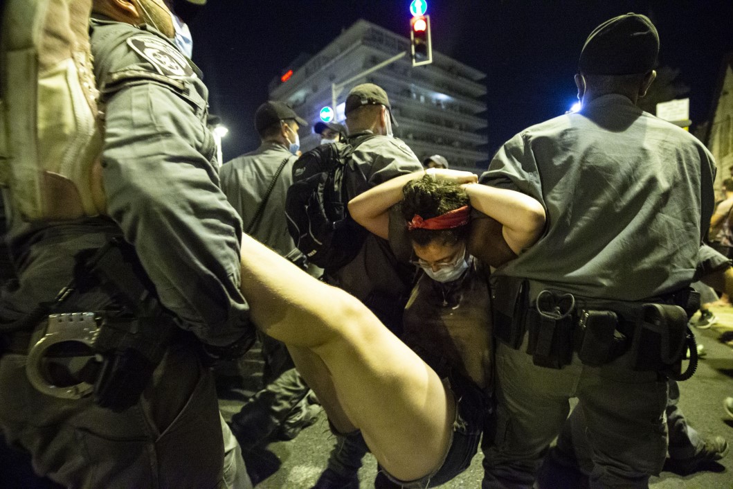 İsrail'de 'yolsuzluk' isyanı: Yalancı Netanyahu evine dön! 3