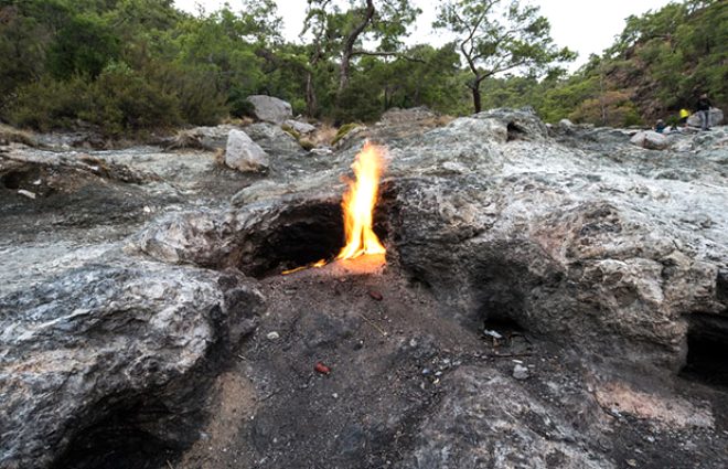 Antalya'da 2 bin 500 yıldır sönmeyen ateş: Chimaera 8