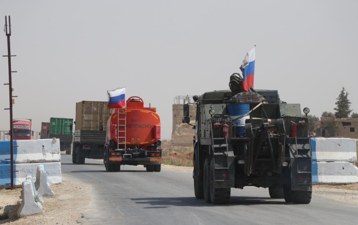 YPG'ye Rus takviyesi! Kamışlı'ya 30 araçlık askeri sevkiyat yaptılar 5