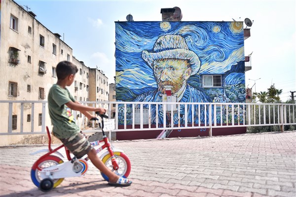 Van Gogh ve ‘Yıldızlı Gece’ eseri Mersin sokaklarında 13