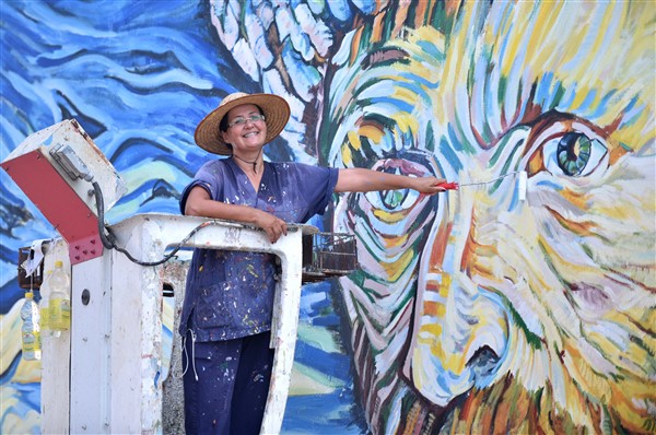 Van Gogh ve ‘Yıldızlı Gece’ eseri Mersin sokaklarında 12