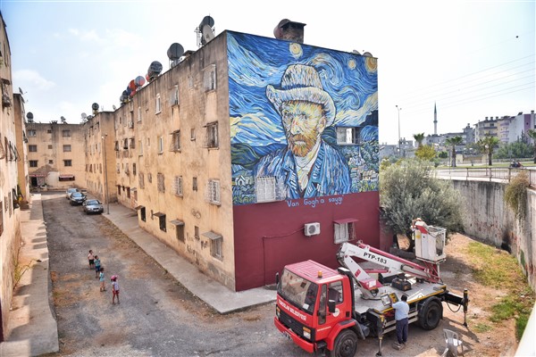 Van Gogh ve ‘Yıldızlı Gece’ eseri Mersin sokaklarında 5