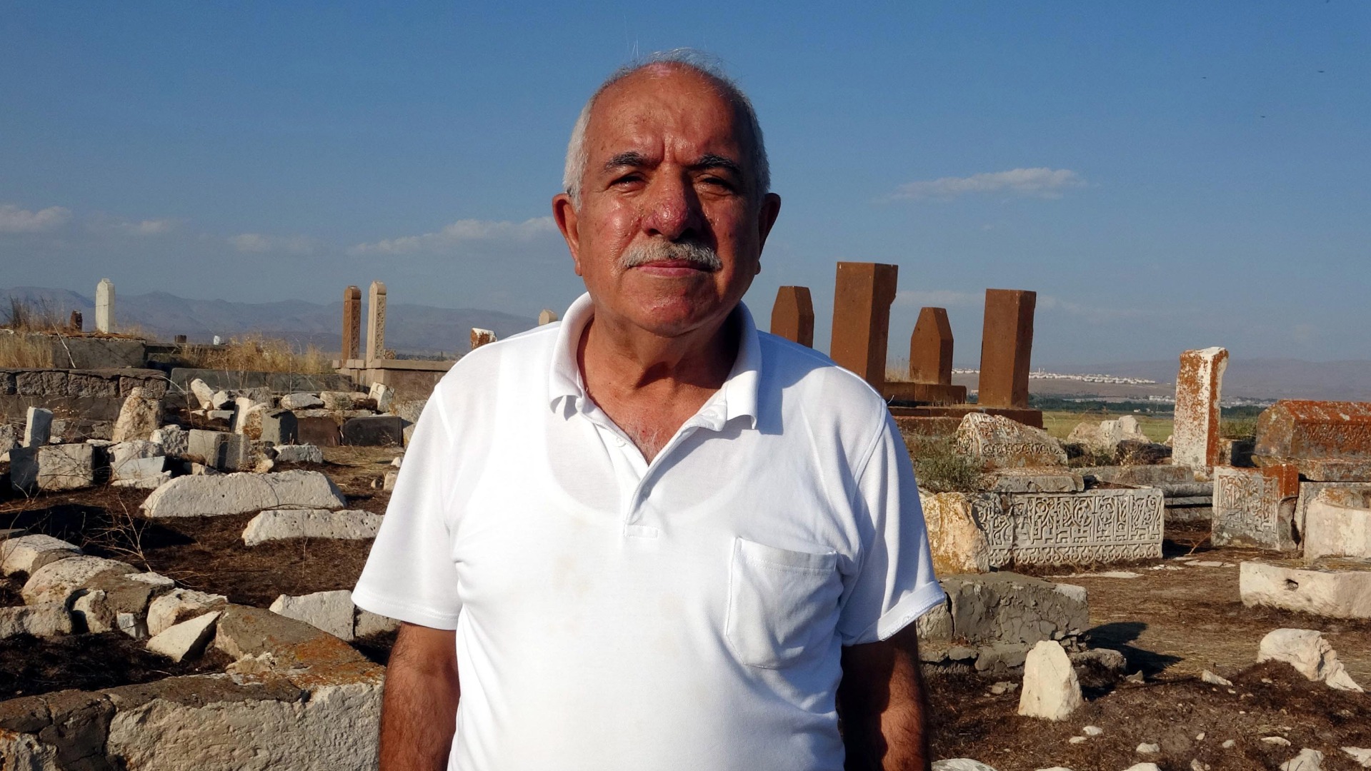 5 bin yıllık mezarlıkta defineci talanı! Kemikleri bile çıkardılar 3