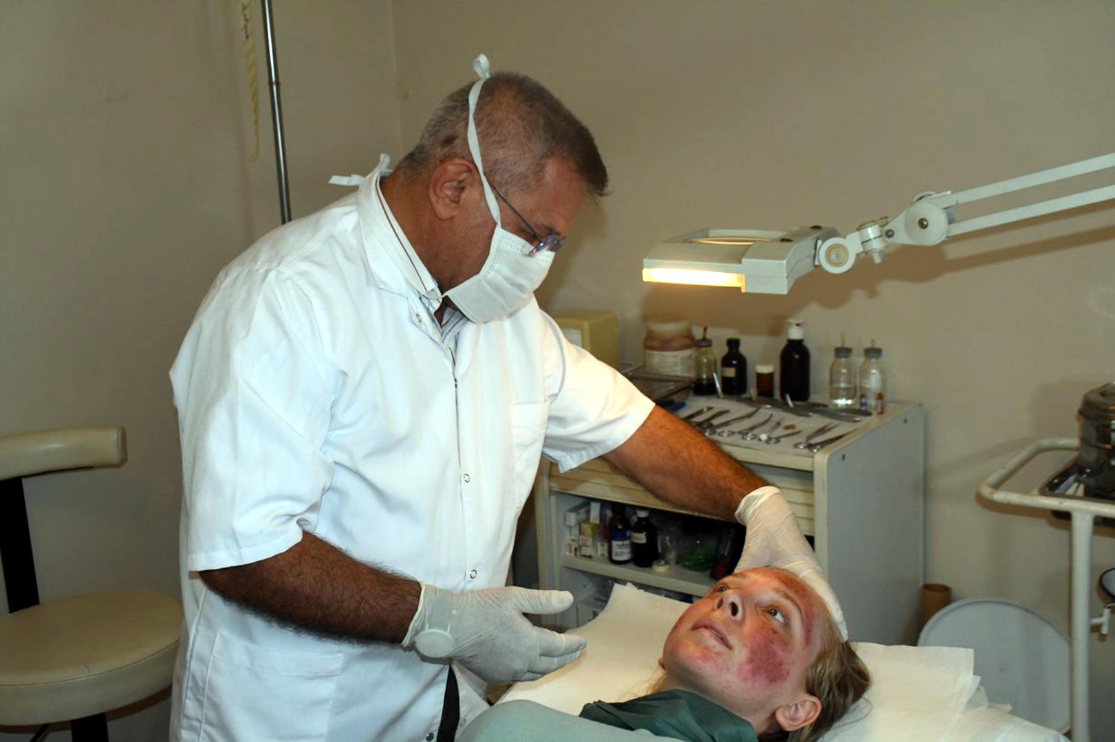 Cilt bakımı sonrası kabusu yaşayan genç kadın 6 ay tedavi görecek 5