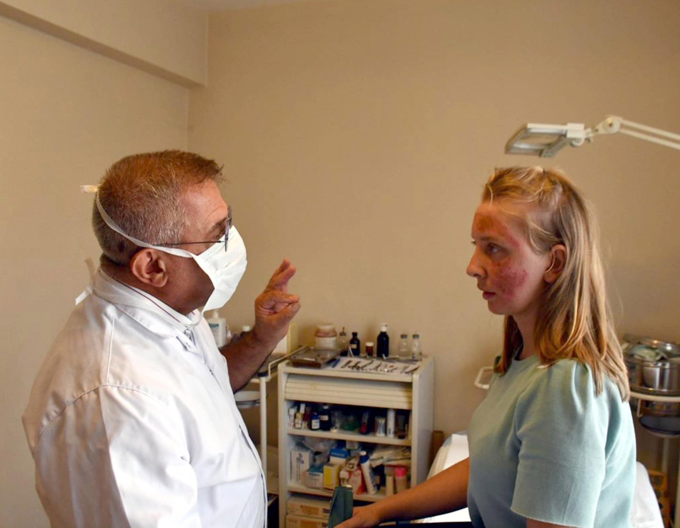 Cilt bakımı sonrası kabusu yaşayan genç kadın 6 ay tedavi görecek 4