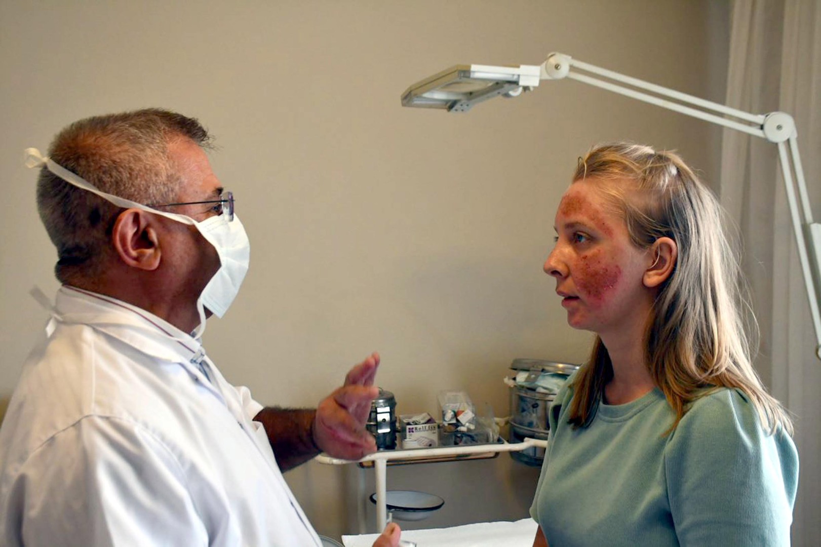 Cilt bakımı sonrası kabusu yaşayan genç kadın 6 ay tedavi görecek 1