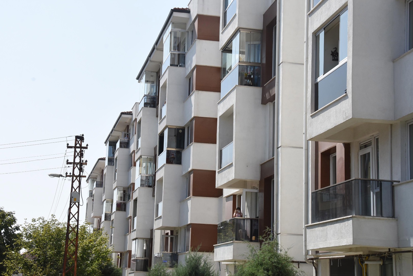 Apartman görevlisi koronavirüse yakalanınca 500 kişi karantinaya alındı 9