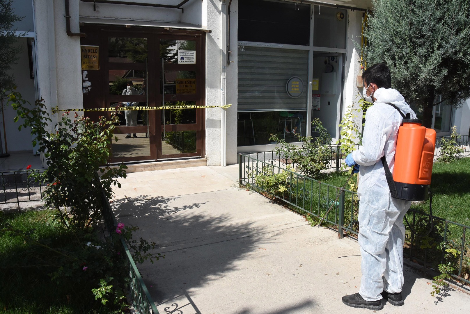 Apartman görevlisi koronavirüse yakalanınca 500 kişi karantinaya alındı 8