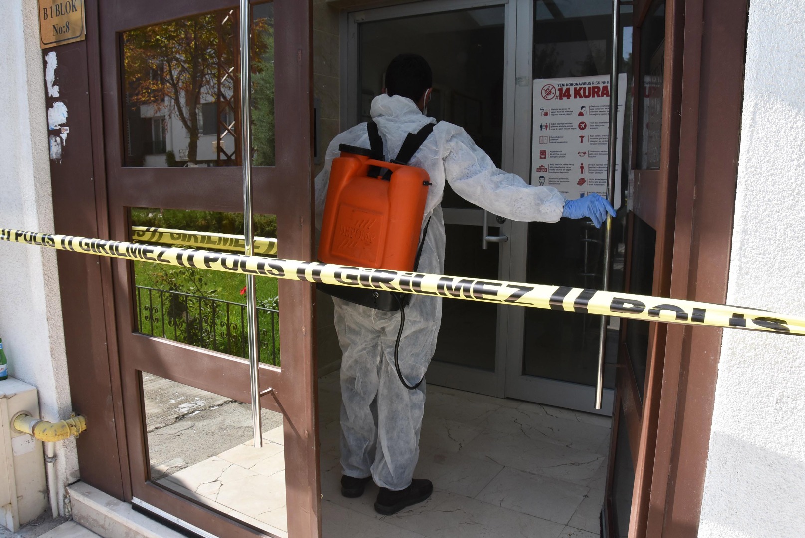 Apartman görevlisi koronavirüse yakalanınca 500 kişi karantinaya alındı 4