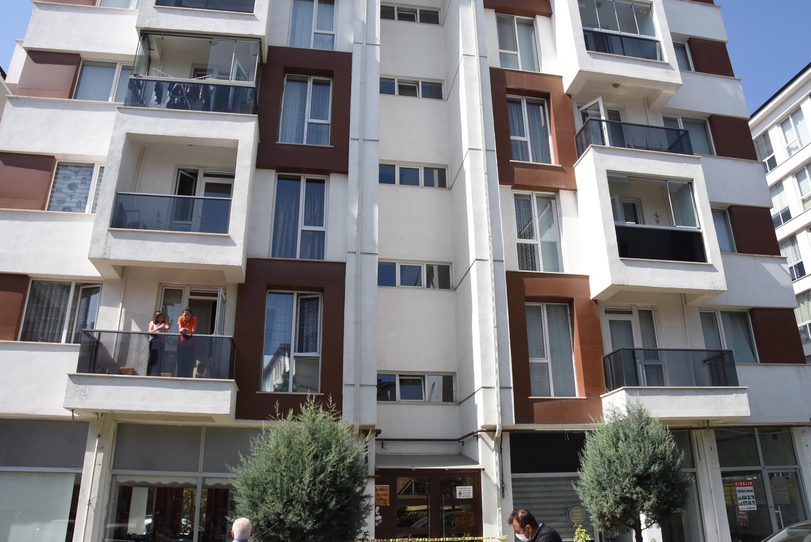 Apartman görevlisi koronavirüse yakalanınca 500 kişi karantinaya alındı 1