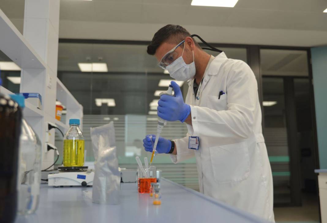 Aşı için umutlandıran açıklama: 3 ay içinde... 6