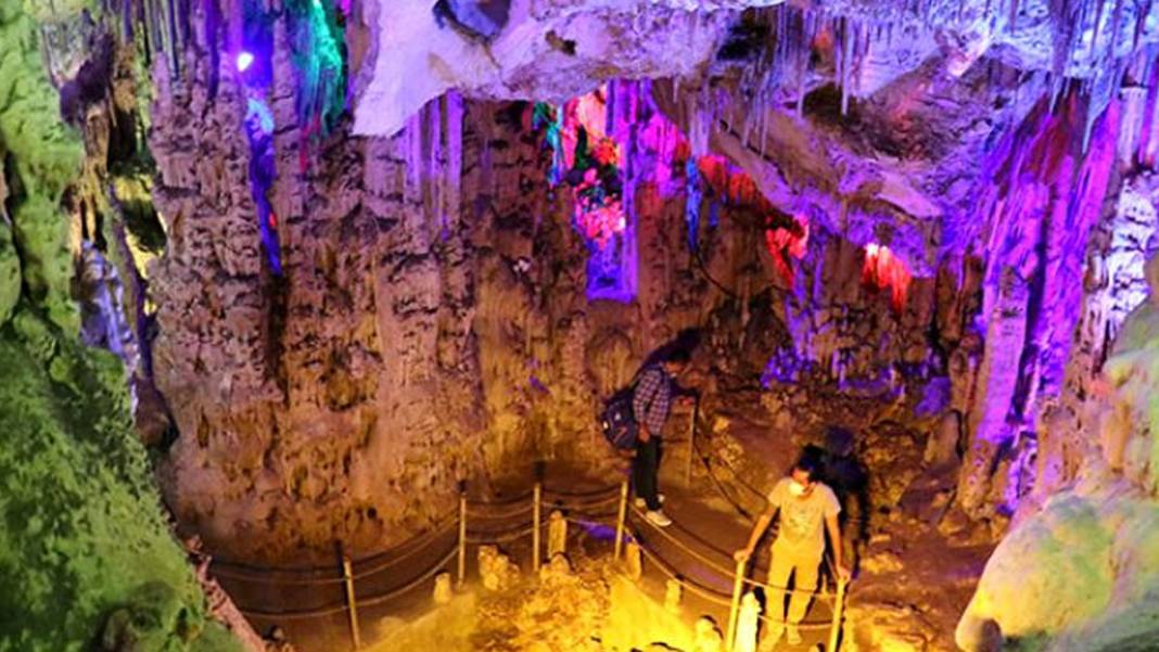 Bu mağaraya gelenlerin tek bir ortak özelliği var! İşte karşınızda 'Keloğlan Mağarası' 10