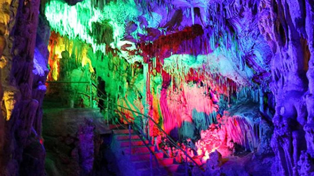 Bu mağaraya gelenlerin tek bir ortak özelliği var! İşte karşınızda 'Keloğlan Mağarası' 12