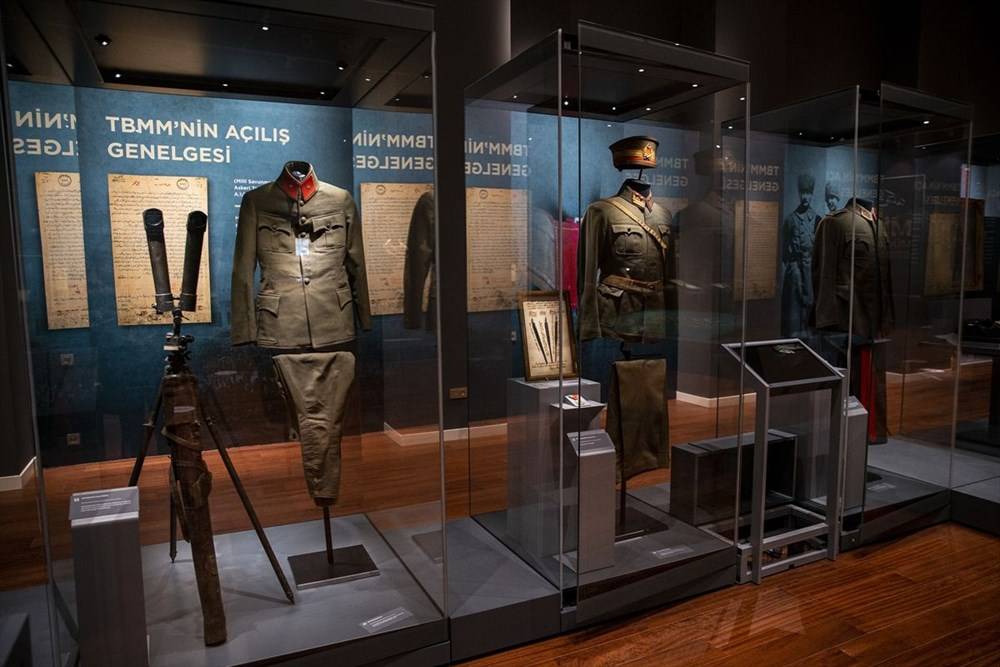 İstiklal Harbi'nin tanıkları halka açıldı: Cumhuriyet'in 97. yılına özel Milli Mücadele Sergisi 14