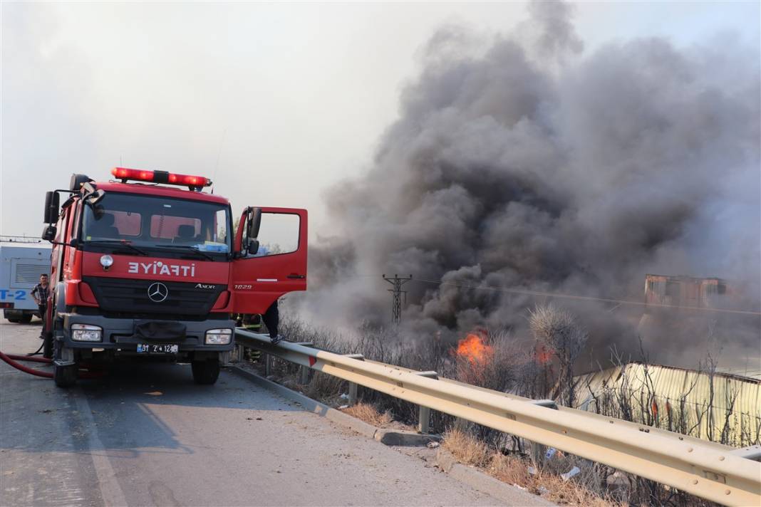 Son dakika! Hatay'da orman yangını! Alevler kente sıçradı 39