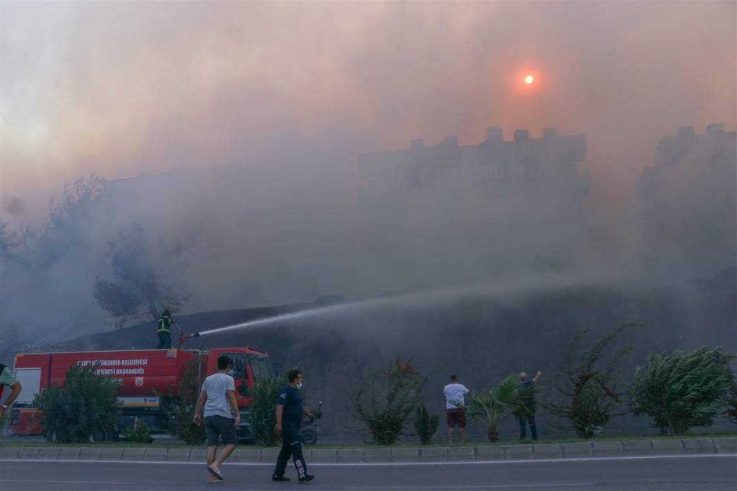 Son dakika! Hatay'da orman yangını! Alevler kente sıçradı 45