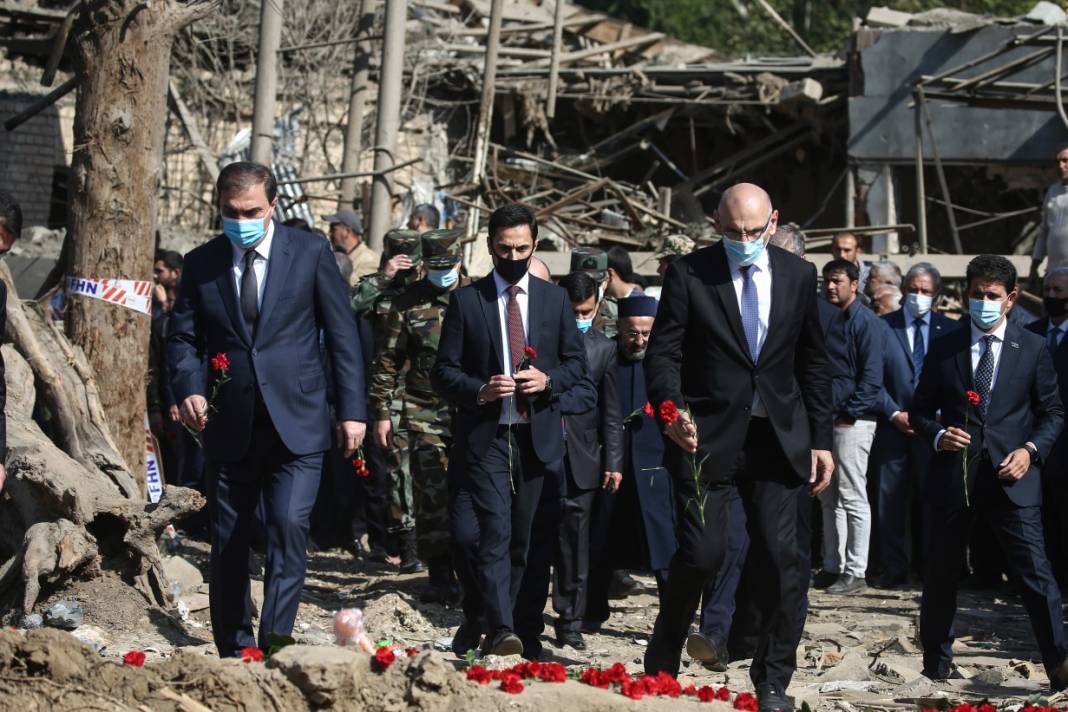 Ermenistan'ın kanlı saldırıları durmuyor! Gence şehitlerine ağlıyor 11